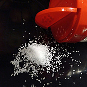 Названа простая привычка за столом, которая увеличивает риск смертельных заболеваний