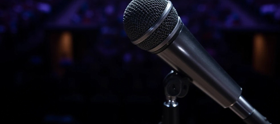 Адель с альбомом «21» побила по продажам рекорд Уитни Хьюстон