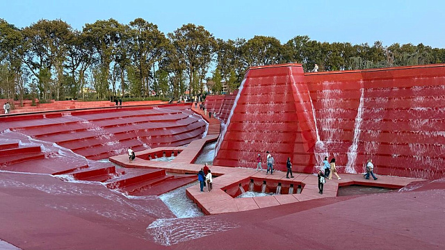 В парке Галицкого запустили «Амфитеатр воды»