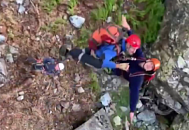 В Сочи спасатели эвакуировали на вертолете мужчину, застрявшего в горах