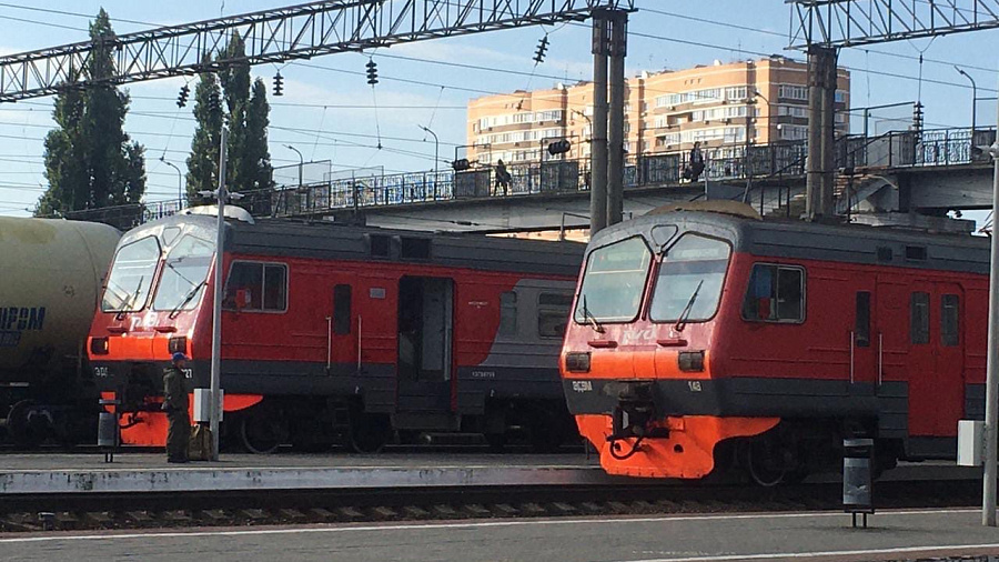 В Краснодарском крае 19 поездов задержали на несколько часов