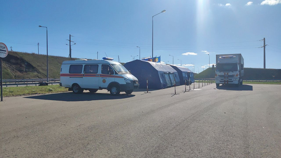 В Темрюкском районе в очереди на паром стоят более полутысячи грузовых автомобилей