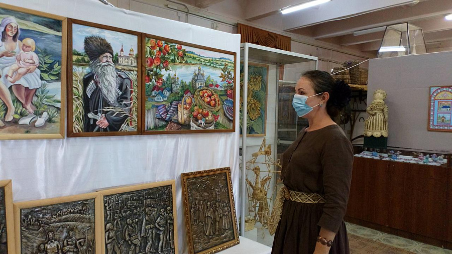 В Краснодарском крае начала работать выставка декоративно-прикладного искусства «С любовью к прошлому и настоящему»