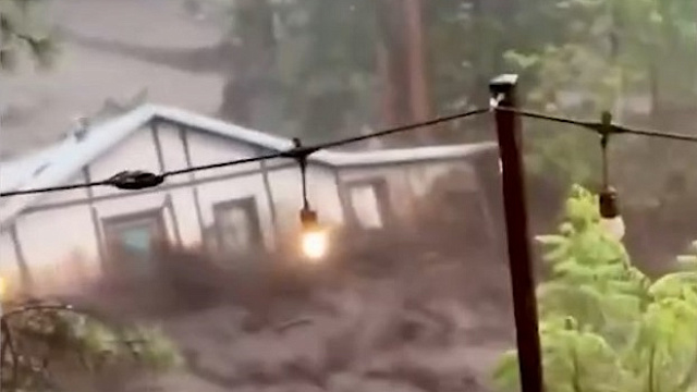 В Нью-Мексико сняли на видео разрушительное наводнение