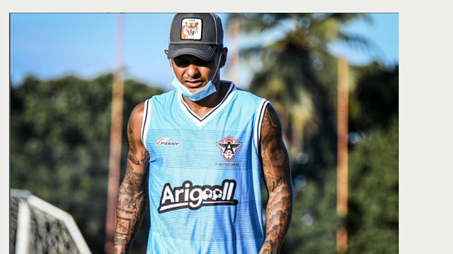 Бывший нападающий «Краснодара» Ари стал игроком клуба, владельцем которого является он сам