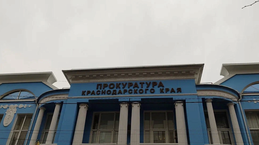 На Кубани трое подростков сбежали из социального центра и угнали машину 