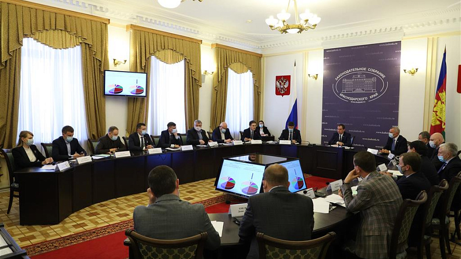 Депутаты ЗСК обсудили на еженедельной планерке вопросы обращения имущества казны края