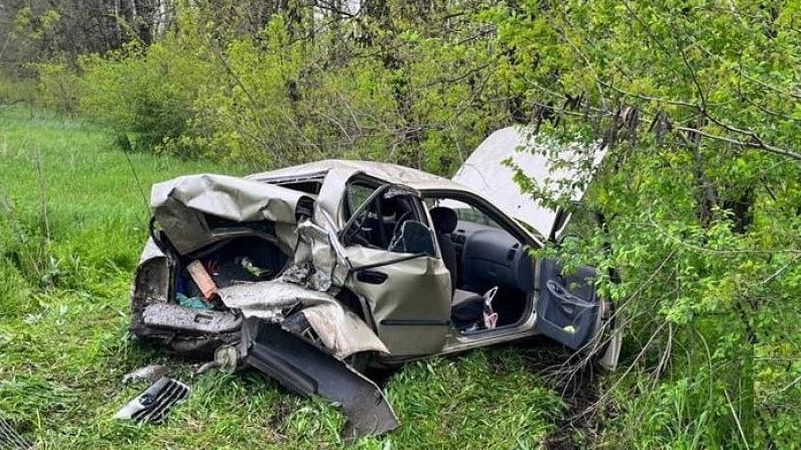 В Краснодарском крае 43-летняя женщина погибла в ДТП с двумя иномарками
