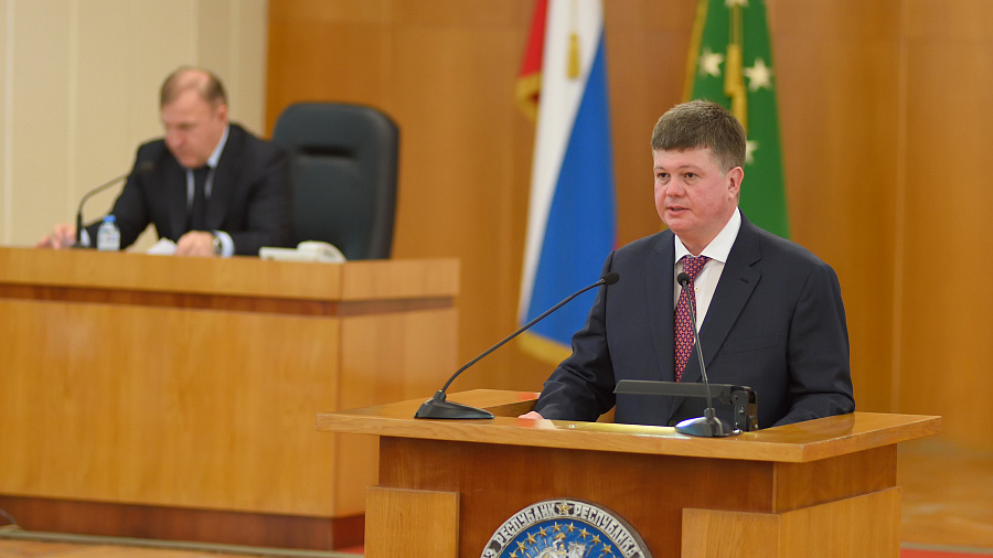 В Адыгее новым вице-премьером назначен бывший министр образования Анзаур Керашев