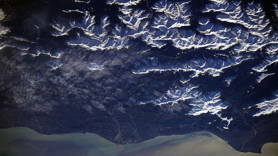 Заснеженные вершины гор Красной Поляны сфотографировали из космоса