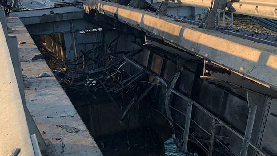 Два человека погибли, СБУ признала свою причастность: что известно о новой атаке на Крымский мост