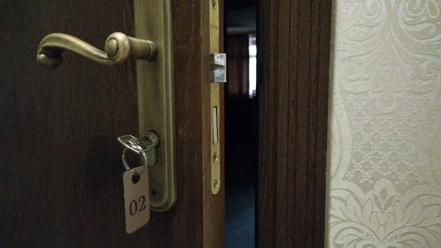 На Кубани разрешили заселяться в гостиницы по загранпаспорту и водительским правам