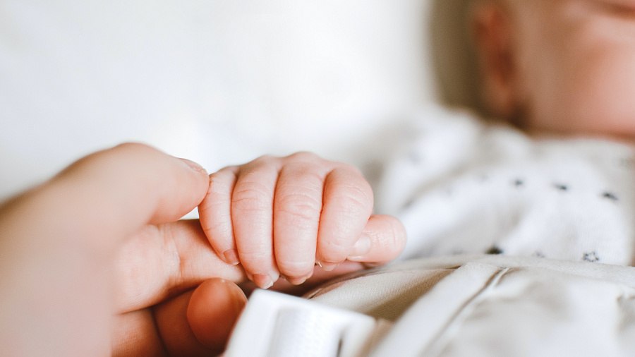 В Сочи родители чуть не довели до смерти 9-месячную «девочку-маугли»