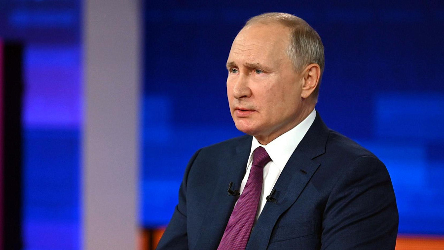 Владимир Путин ушел на самоизоляцию из-за случаев COVID-19 в его окружении