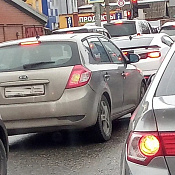 Водителей хотят лишать прав на полгода за ксенон и мигающие стоп-сигналы