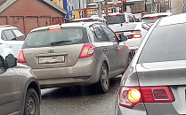 Водителей хотят лишать прав на полгода за ксенон и мигающие стоп-сигналы