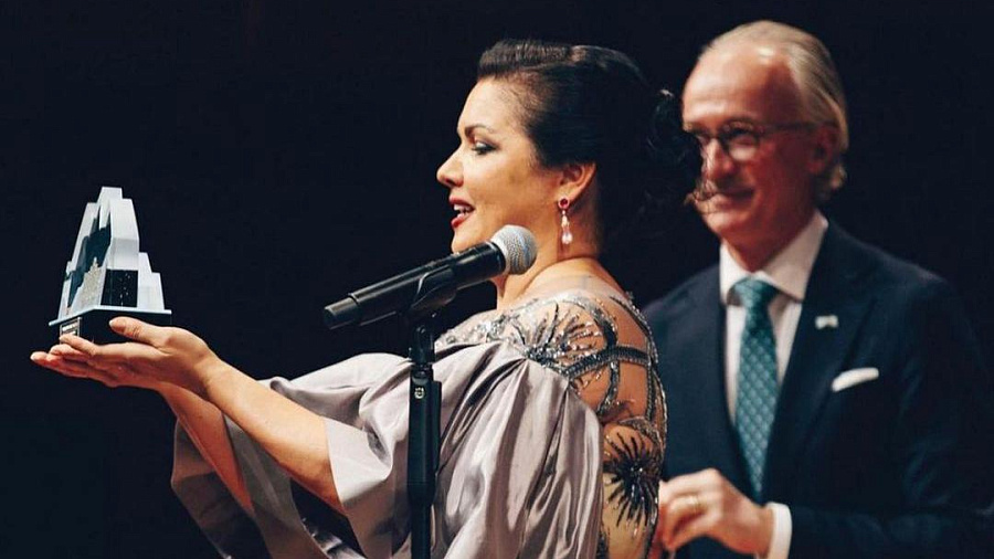 Анна Нетребко получила премию «Полар» из рук королевы Швеции под овации зала (ВИДЕО)