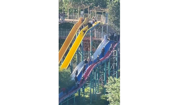 Подростки штурмуют заброшенный аквапарк в Краснодаре ради хайпа