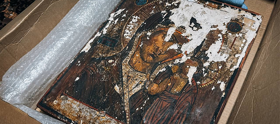 Икона Божией Матери, найденная на Бугазской косе, прибыла на реставрацию в Краснодар