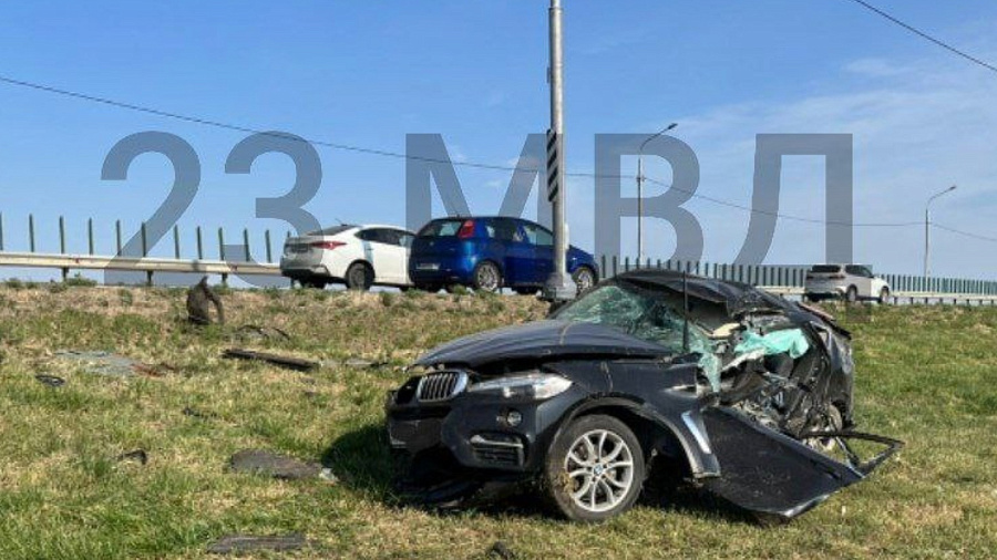 В Краснодарском крае водитель «БМВ» погиб из-за взорвавшегося колеса