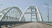 С 3 ноября электрокарам и «гибридам» закроют путь на Крымский мост со стороны Кубани