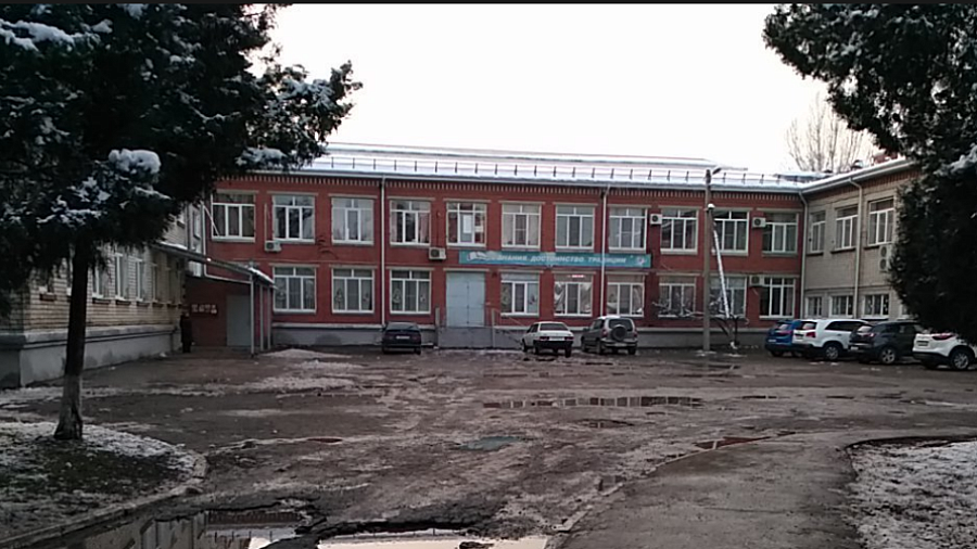 118 детей эвакуировали из гимназии №72 в Краснодаре из-за угрозы взрыва