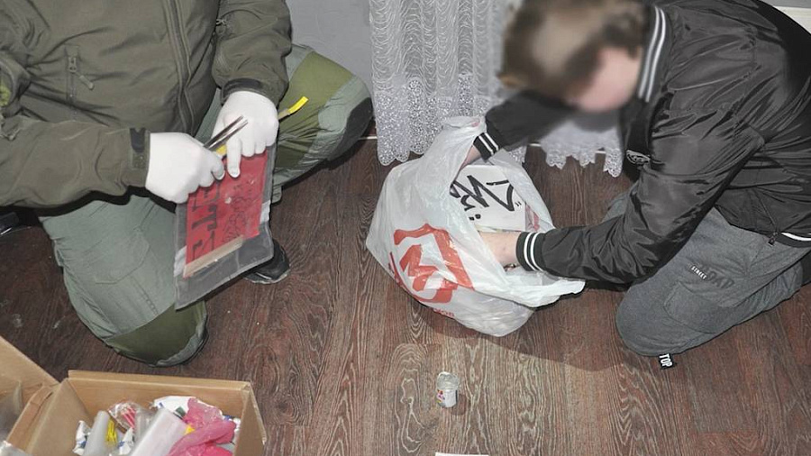 ФСБ задержала в Сочи школьника, готовившего массовое убийство одноклассников