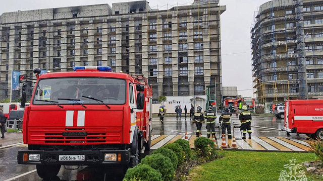 В Сочи полностью потушили пожар в элитном ЖК напротив стадиона «Фишт»