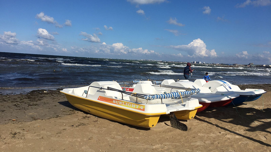 В Анапе а также на курортах Кубани 18 февраля погода обещает ветреный день с температурой до +16°С и небольшими дождями
