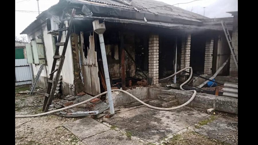 В Новороссийске во время пожара погиб хозяин частного дома