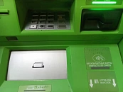 Сбербанк массово блокирует карты жителей Кубани при снятии свыше 50 тысяч рублей