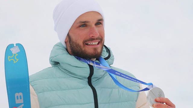 Выпускник Кубанского государственного университета Никита Филиппов принес России первую медаль на Олимпиаде-2026