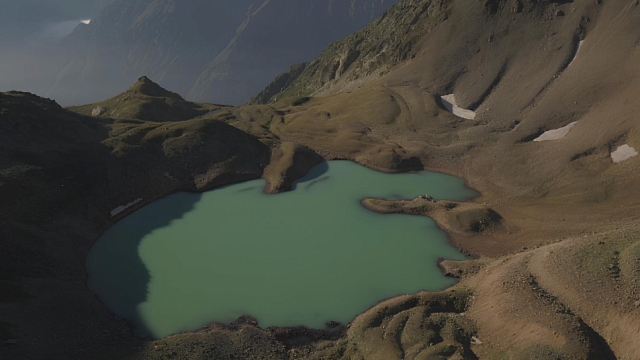 Уникальное погружение в таинственное горное озеро на высоте 3150 метров в Кабардино-Балкарии совершили российские рекордсмены