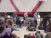 Дети спят на кафеле: около 200 рейсов задерживаются в аэропортах Москвы из-за сильного снегопада 