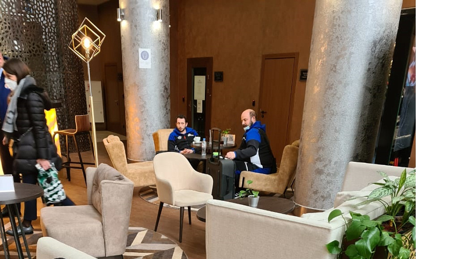 Футболисты загребского «Динамо» проводят досуг в баре элитного отеля перед матчем с «Краснодаром» (ФОТО)
