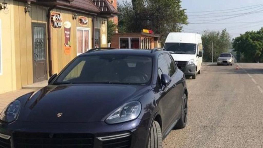 В Кропоткине 57-летний водитель «Порше» сбил 5-летнюю девочку