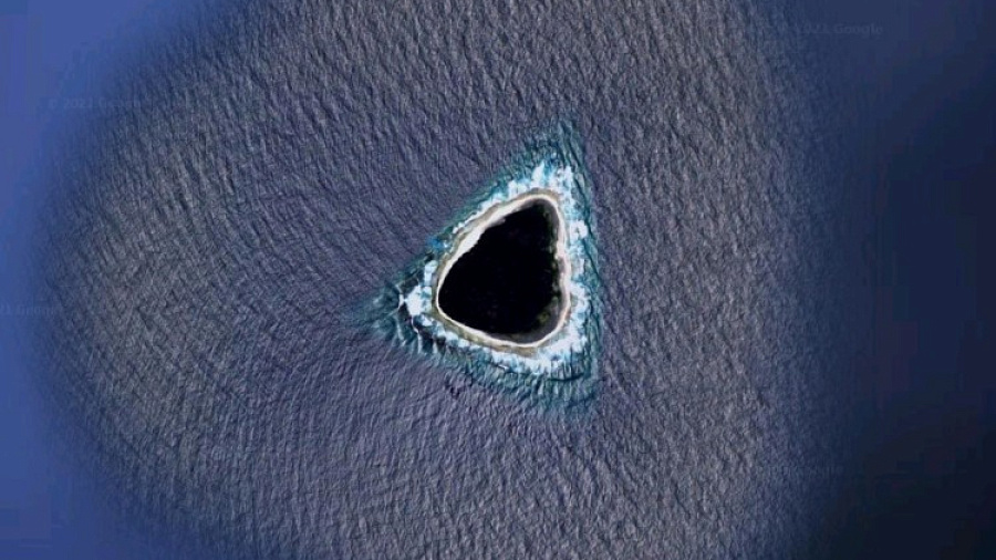 На снимках из космоса обнаружили таинственный «полый остров»