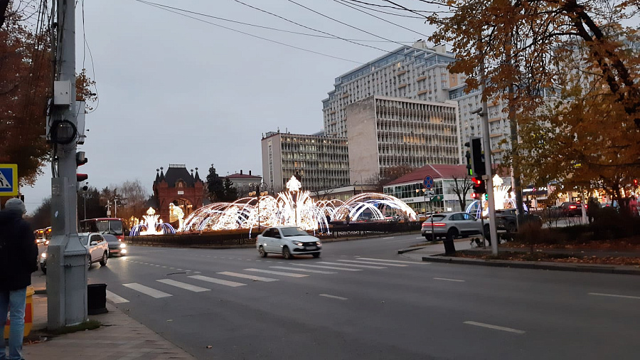 В Краснодаре и крае в начале недели погода вступит в зимний режим с дождём, местами - мокрым снегом и температурой +14°С