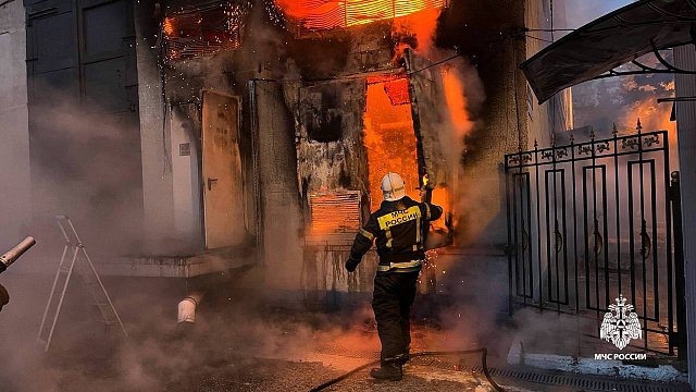 Пожар охватил Музыкальный театр в центре Краснодара