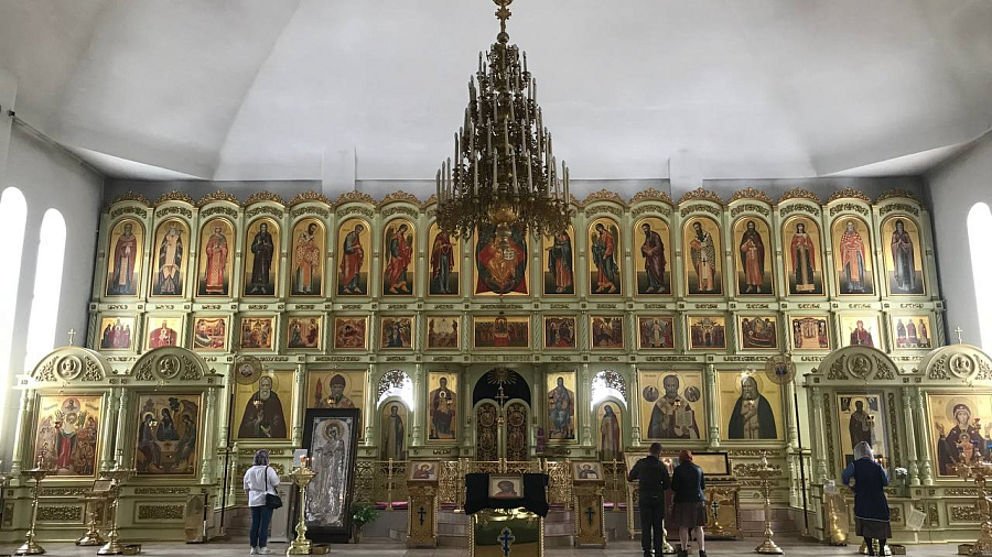 Эксперт поведал, откуда берет корни неправославная традиция посещать кладбища на Пасху