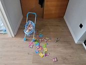 В Краснодаре неизвестная напала на прохожую и порвала ей футболку 