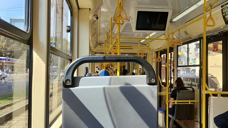 В Краснодаре запустили «умные» трамваи с USB и кондиционерами