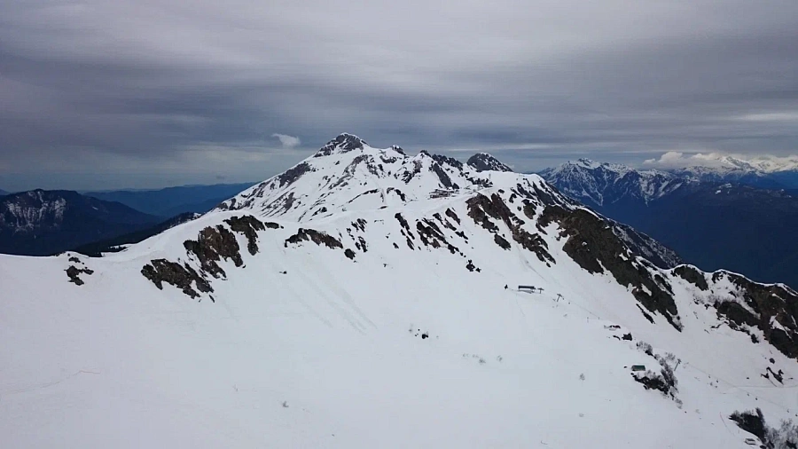 Сугробы в горах Сочи выросли на 13 см за сутки до 75 см