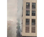 Сотни людей эвакуировали из горящего Radisson Blue в Москве, место ЧП сняли на видео