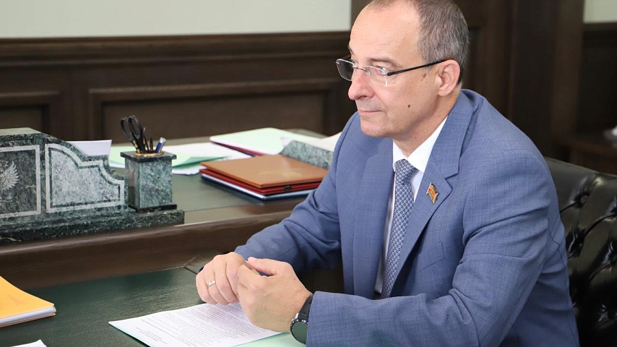 Юрий Бурлачко и министр труда обсудили планы развития детского отдыха на Кубани