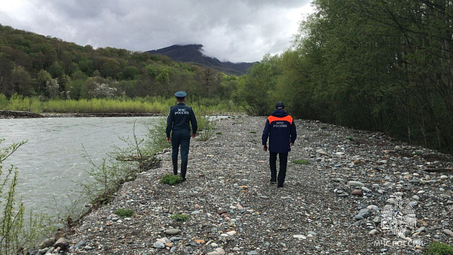 В Адыгее третий день ищут ребенка, упавшего в реку 
