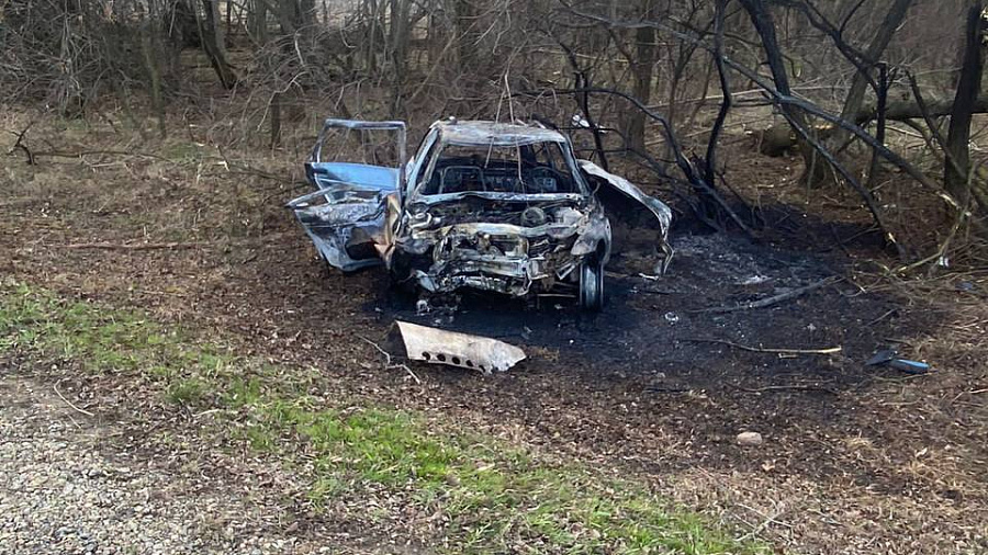 Водитель автомобиля ВАЗ сгорел заживо после аварии на трассе «Краснодар — Ейск»