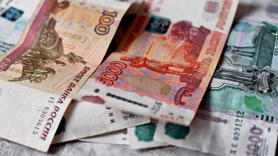 В Адыгее мошенница привезла пенсионерку из поселка в город и заставила перевести 500 тысяч рублей