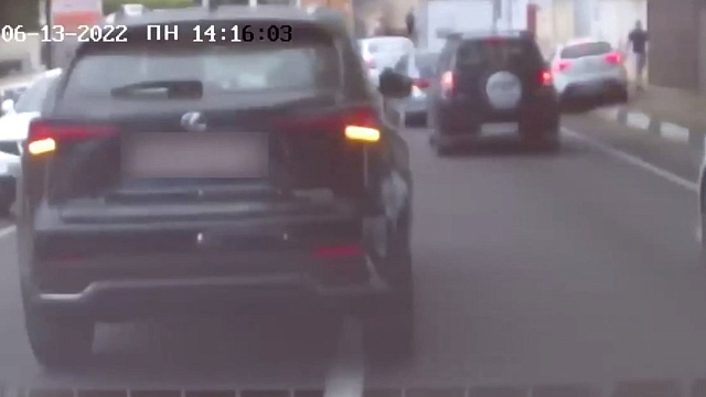 В Сочи госавтоинспекторы устроили погоню за водителем на «Лексусе»