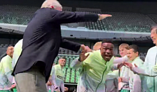 Футболисты «Краснодара» вместе с Галицким выстроились в коридор, чтобы поздравить Кордобу с новым рекордом 